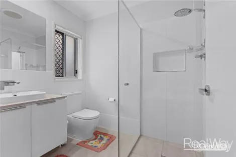 Property photo of 40 Cambridge Way Ripley QLD 4306