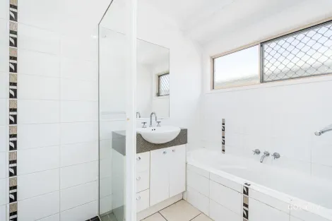 Property photo of 71 Bunya Court Eli Waters QLD 4655