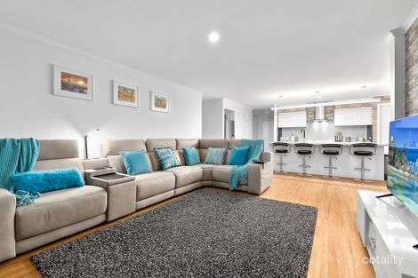 Property photo of 19 Glenmaggie Close Berwick VIC 3806