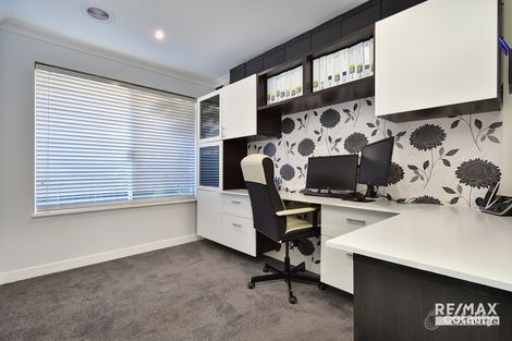 Property photo of 24 Salwood Loop Banksia Grove WA 6031