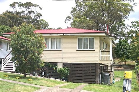 18 Falkirk St, Stafford Heights, QLD 4053
