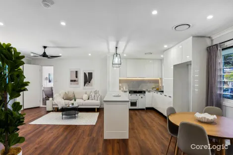 Property photo of 31 Rio Vista Boulevard Broadbeach Waters QLD 4218
