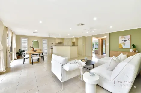 Property photo of 20 Cottonwood Chase Fletcher NSW 2287