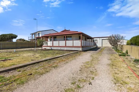 Property photo of 17 Crampton Crescent Port Victoria SA 5573