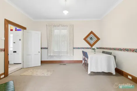 Property photo of 30 Honeysuckle Street Bendigo VIC 3550