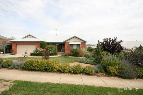 70 Meadowvale Dr, Grovedale, VIC 3216