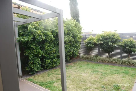 Property photo of 2/14 Sunning Street Kearneys Spring QLD 4350