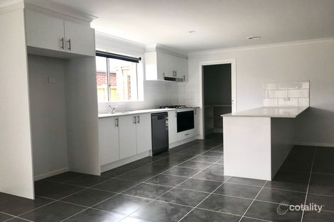 Property photo of 18 Jarrod Drive Pakenham VIC 3810