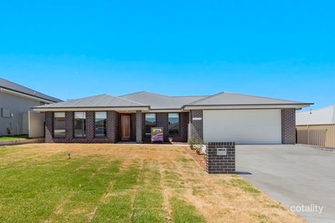 3 Fairleigh Pl, Kelso, NSW 2795