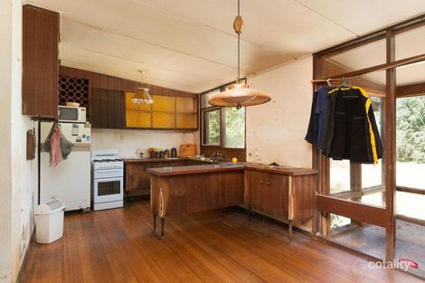 Property photo of 16 Mandowie Crescent Croydon VIC 3136