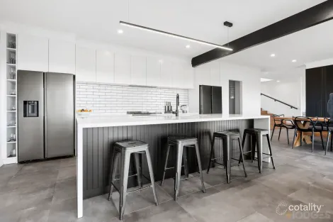 Property photo of 21 Montrose Place Highton VIC 3216