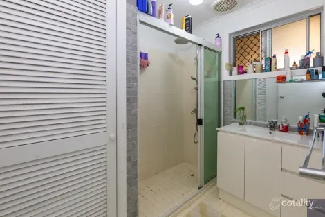 Property photo of 1 Rochelle Court Avoca QLD 4670