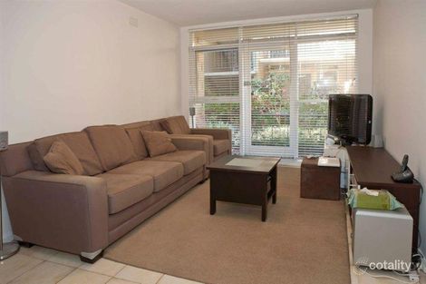 Property photo of 2/23 Robe Street St Kilda VIC 3182