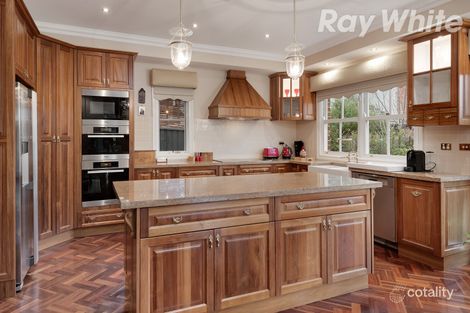 Property photo of 2 Forest View Bundoora VIC 3083
