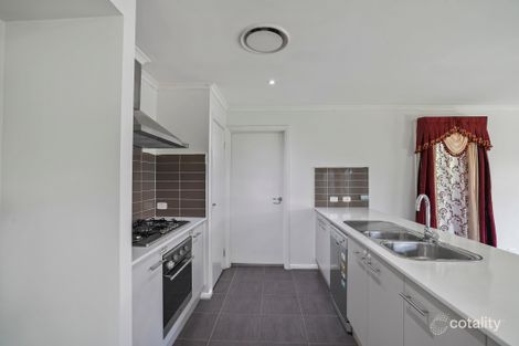 Property photo of 9 Cawley Circuit Ropes Crossing NSW 2760