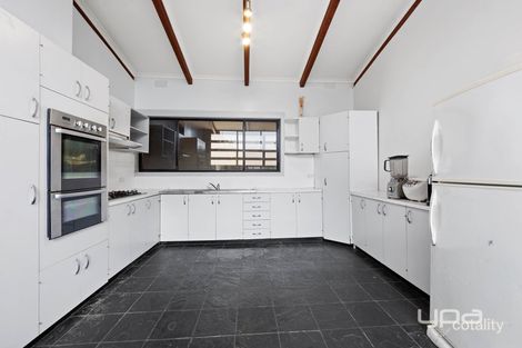 Property photo of 102 Gillespie Road Kings Park VIC 3021