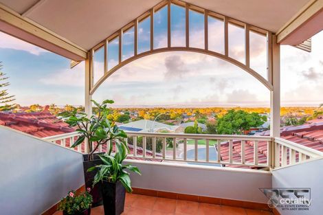 Property photo of 16 Peak View Canning Vale WA 6155