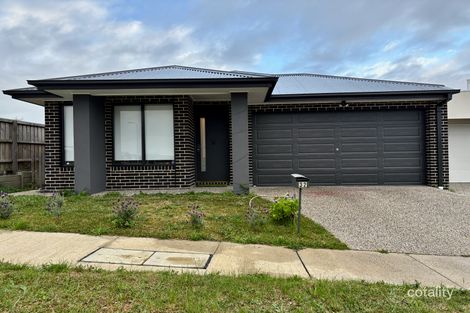 Property photo of 32 Cumberland Drive Mickleham VIC 3064
