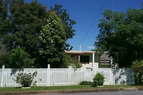 27 Kent St, West Gladstone, QLD 4680