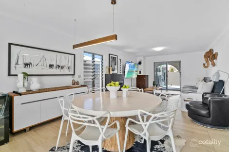 Property photo of 5 Kingfish Court Palm Beach QLD 4221