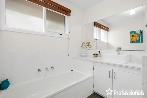 Property photo of 5 Ross Pincott Drive Mooroolbark VIC 3138