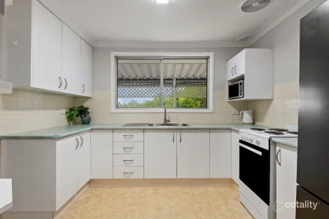 Property photo of 31 Buffier Crescent Rutherford NSW 2320