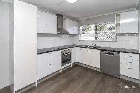 4/18a Deighton St, Mornington, QLD 4825