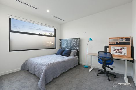 Property photo of 21B Orrong Crescent Caulfield North VIC 3161