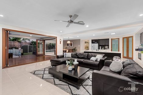 Property photo of 7 Kingham Place Carindale QLD 4152