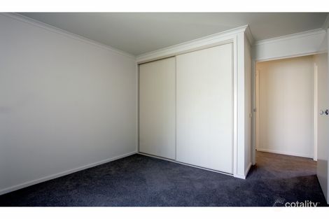 Property photo of 5 Fabian Place Sale VIC 3850