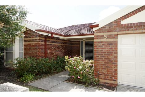 Property photo of 5 Fabian Place Sale VIC 3850