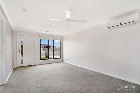 32 Ashwood Gdns, Mitchell Park, VIC 3355