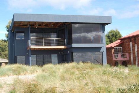 9 East Bvd, Sisters Beach, TAS 7321