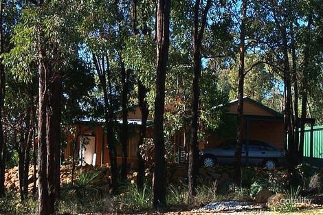 17 Clipson Cres, Mundaring, WA 6073