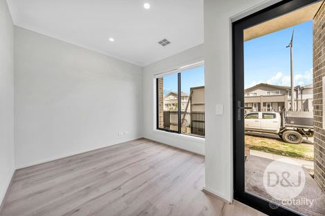 Property photo of 9 Portobello Boulevard Clyde North VIC 3978