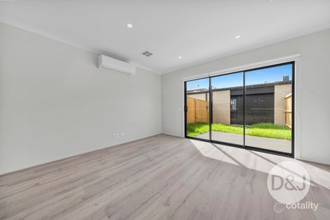 Property photo of 9 Portobello Boulevard Clyde North VIC 3978