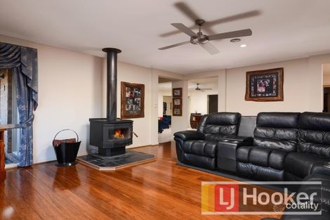 Property photo of 19 Portchester Boulevard Beaconsfield VIC 3807