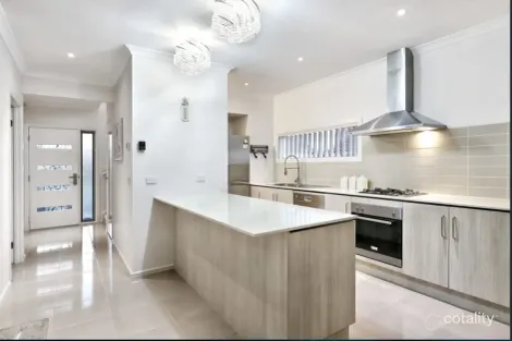 Property photo of 76 Trillium Boulevard Mickleham VIC 3064