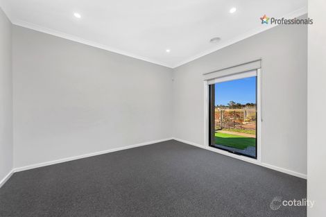 Property photo of 6 Bellview Drive Rockbank VIC 3335