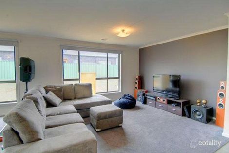 Property photo of 6 Ada Rose Heights Brown Hill VIC 3350
