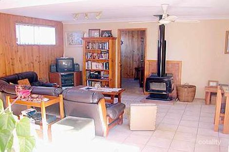 Property photo of 20 Suncrest Parade Gorokan NSW 2263