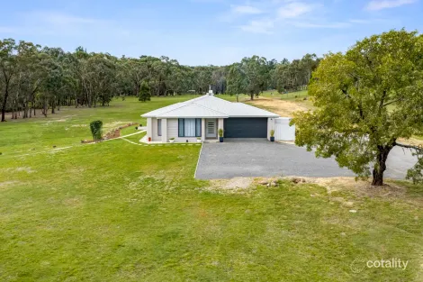 18 Hewitts Rd, Linton, VIC 3360