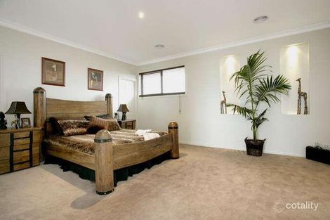 Property photo of 19 Waterside Drive Waterways VIC 3195