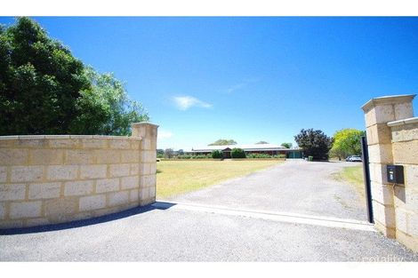 9 Coldwell Rd, Wattle Grove, WA 6107