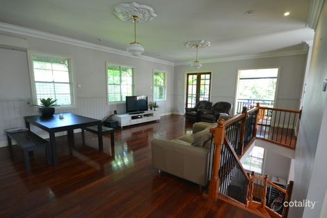 Property photo of 42 Rosina Street Kangaroo Point QLD 4169