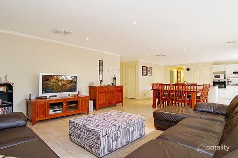 Property photo of 4 Paringa Way Burnside VIC 3023