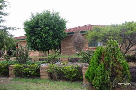 32 Lakesend Rd, Thornlie, WA 6108