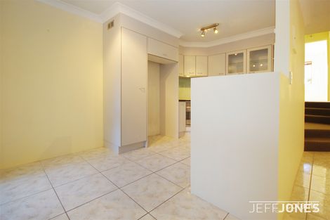 Property photo of 2/19 Temple Street Coorparoo QLD 4151