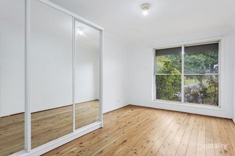 Property photo of 26 Semillon Crescent Eschol Park NSW 2558