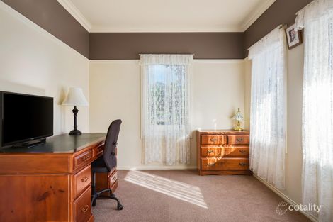 Property photo of 6 Corymbia Promenade Pakenham VIC 3810